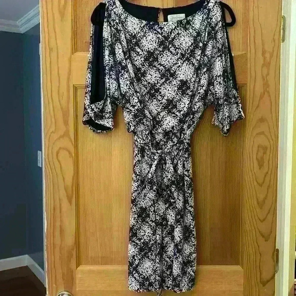 Beautiful Jessica Simpson Purple, Blue, Gray & White Pattern Cold Shoulder Dress - Picture 1 of 6